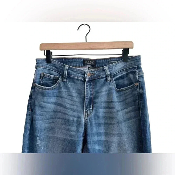 Judy Blue Distressed Boyfriend Fit Jeans JB8284MD.                 (00880) - Picture 8 of 9